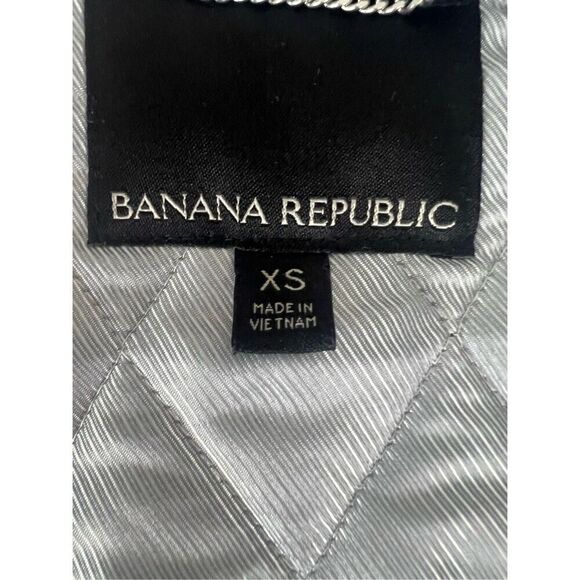 Banana Republic NWT Quilted Puffer Vest Split Tie Sides Velvet Trim Zip … - Picture 5 of 7